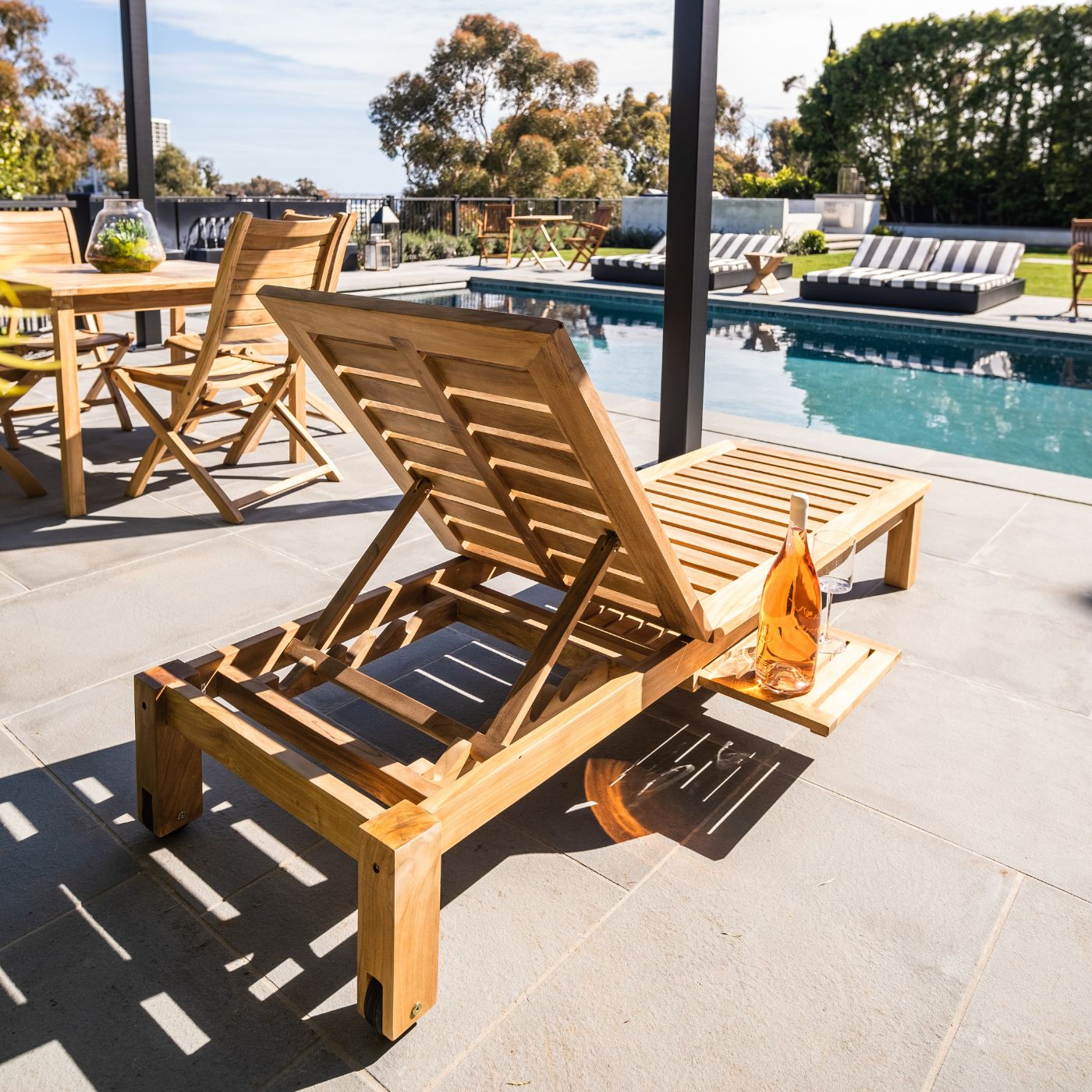 Double sun lounger online with table